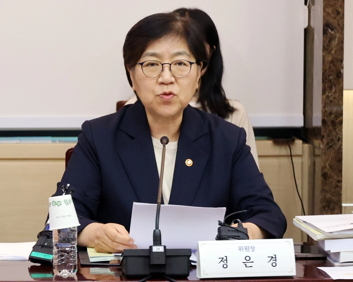 정은경 보건복지부 장관이 2일 서울 종로구 정부서울청사에서 열린 2026년도 제6차 국민연금기금운용위원회 회의에서 발언하고 있다. 연합뉴스