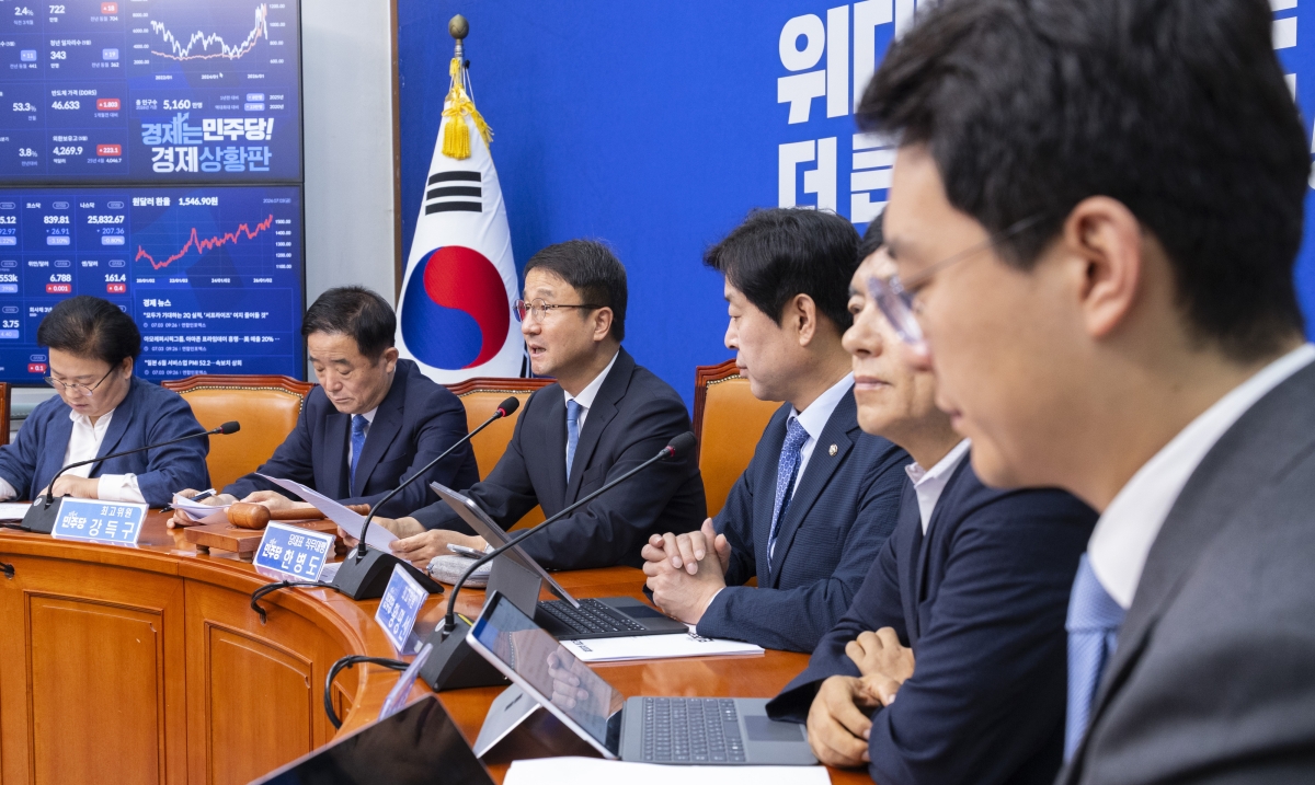 한병도 더불어민주당 당대표 직무대행 겸 원내대표가 3일 국회에서 열린 최고위원회의에서 발언하고 있다. 연합뉴스