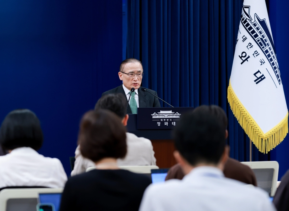 위성락 국가안보실장이 3일 청와대 춘추관 기자회견장에서 이재명 대통령의 북대서양조약기구(나토) 정상회의 참석 및 몽골 국빈 방문 관련 사전 브리핑을 하고 있다. 2026.7.3 연합뉴스