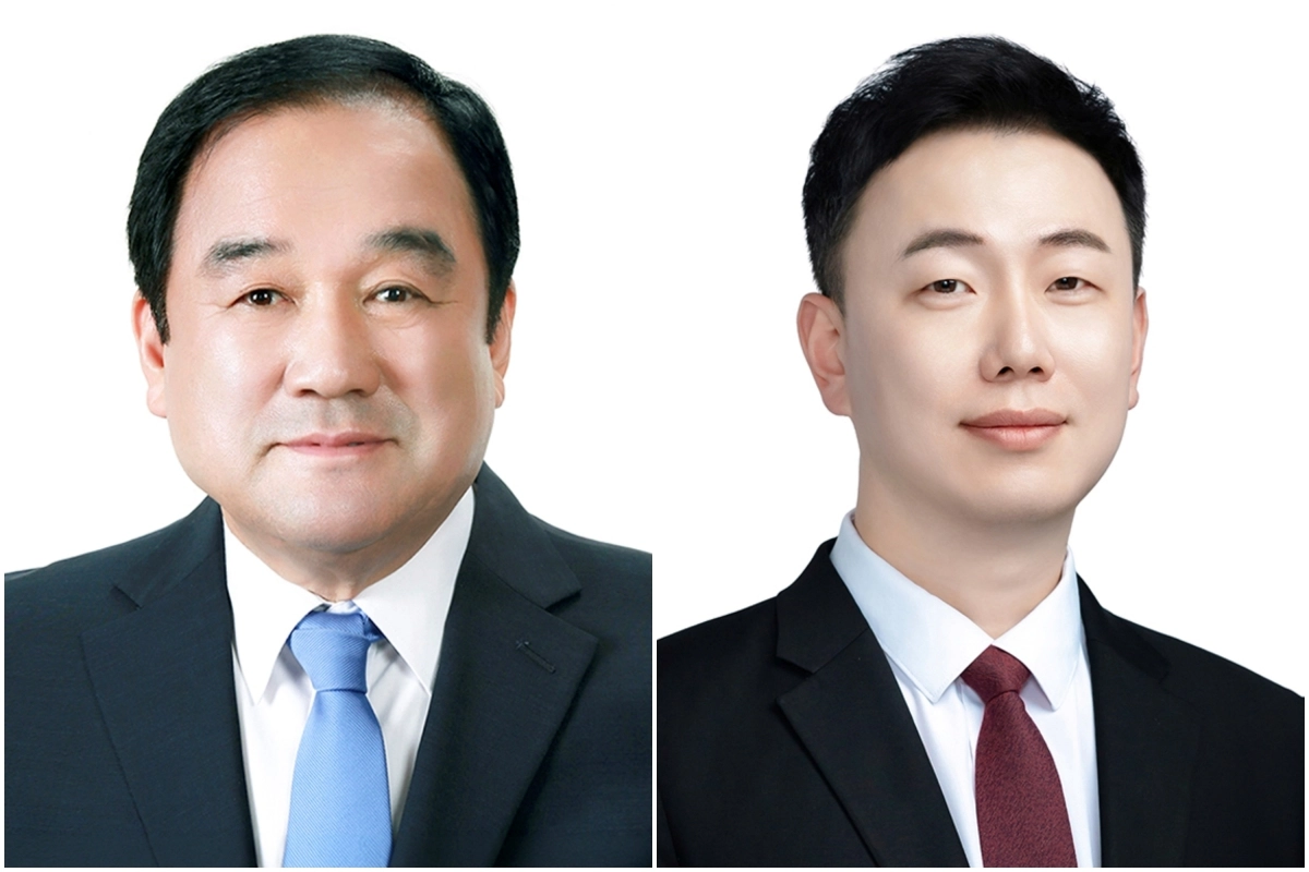 서울 광진구의회는 2일 제10대 전반기 의회를 이끌어갈 고양석(왼쪽) 의장과 신진호 부의장을 선출했다.
