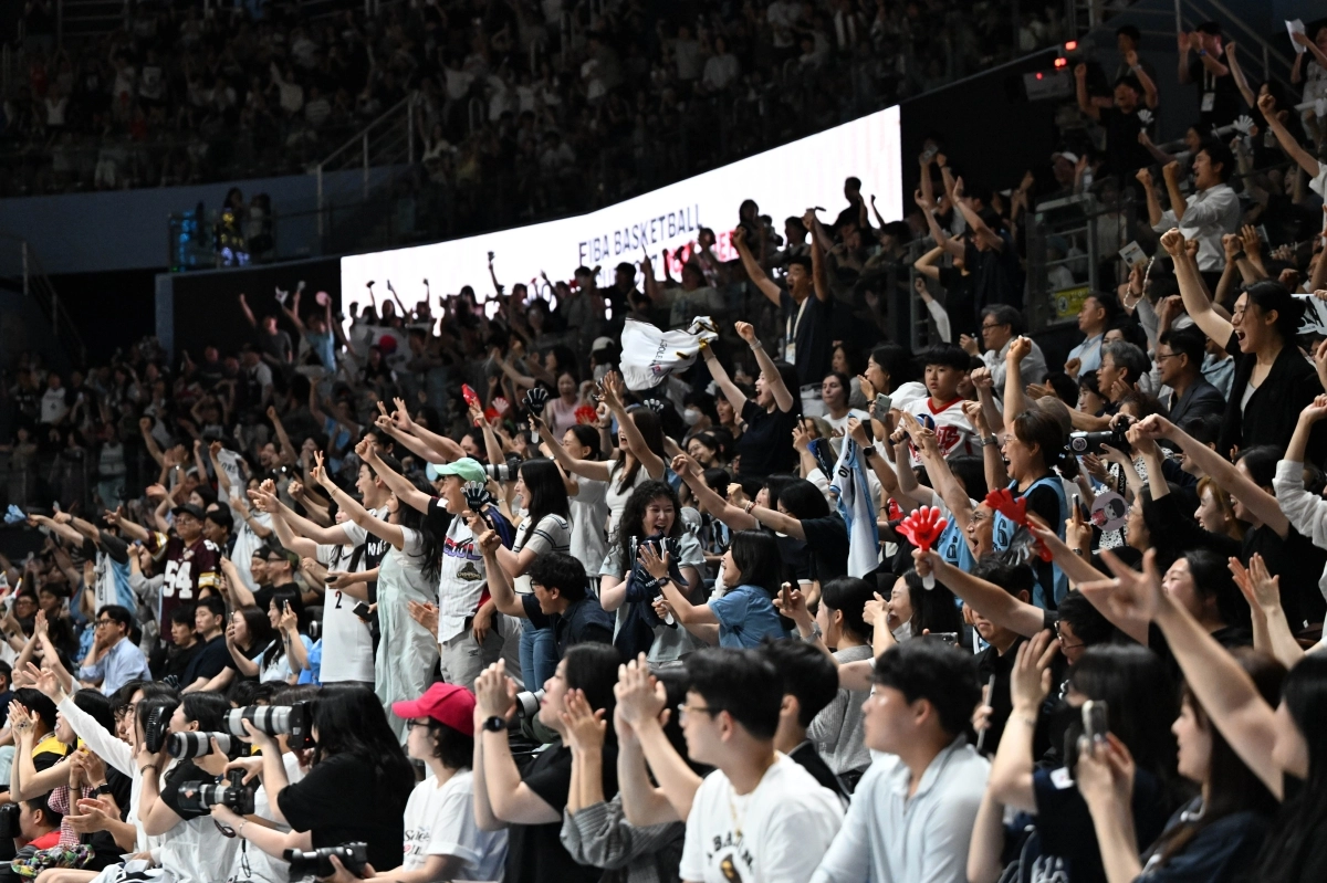 3일 경기도 고양시 고양소노아레나에서 열린 2027 FIBA 월드컵 아시아 예선 1라운드 B조 윈도우3 대한민국과 대만의 농구 경기에서 관중들이 환호하고 있다. 2026.7.3 홍윤기 기자