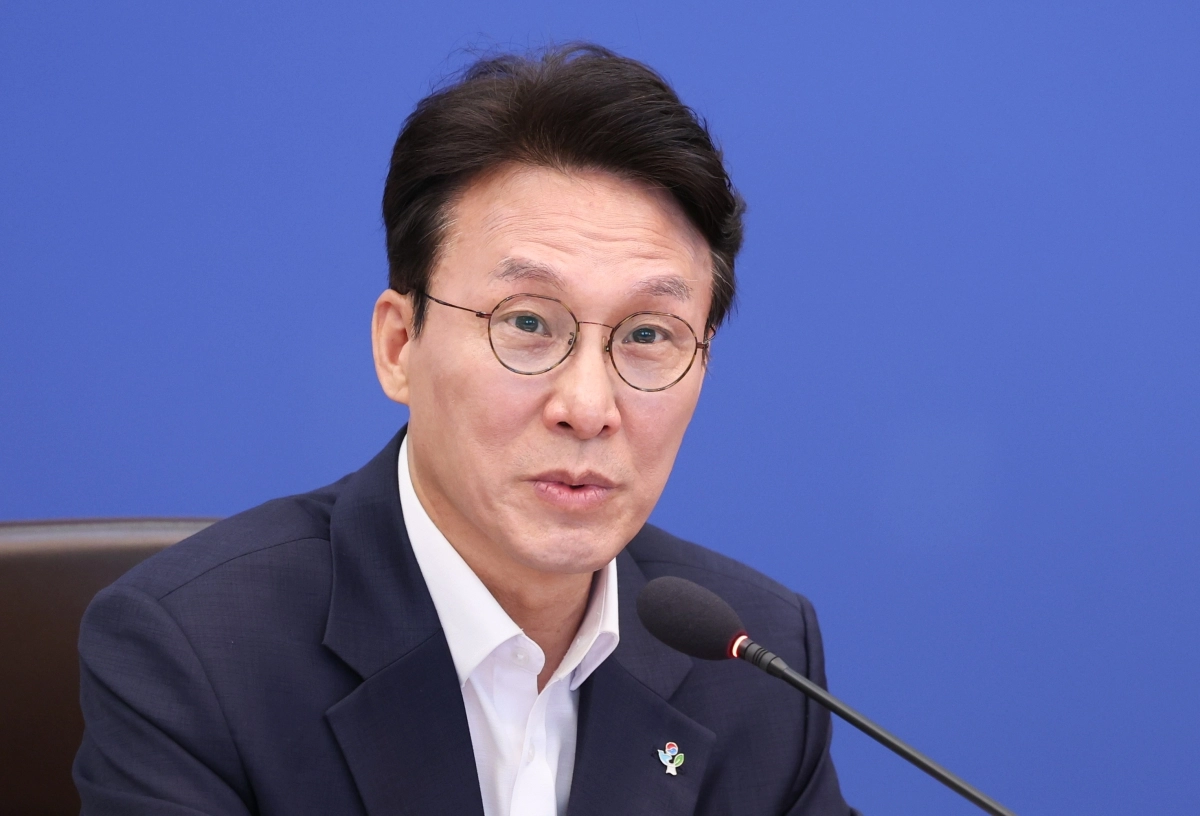 김민석 국무총리가 30일 청와대에서 열린 이재명 대통령 주재 국무회의 겸 비상경제점검회의에서 발언하고 있다. 2026.6.30 청와대통신사진기자단
