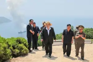김정은 “강건호 두 달 안에 실전 배치”… 핵·미사일 해상으로 분산 나서