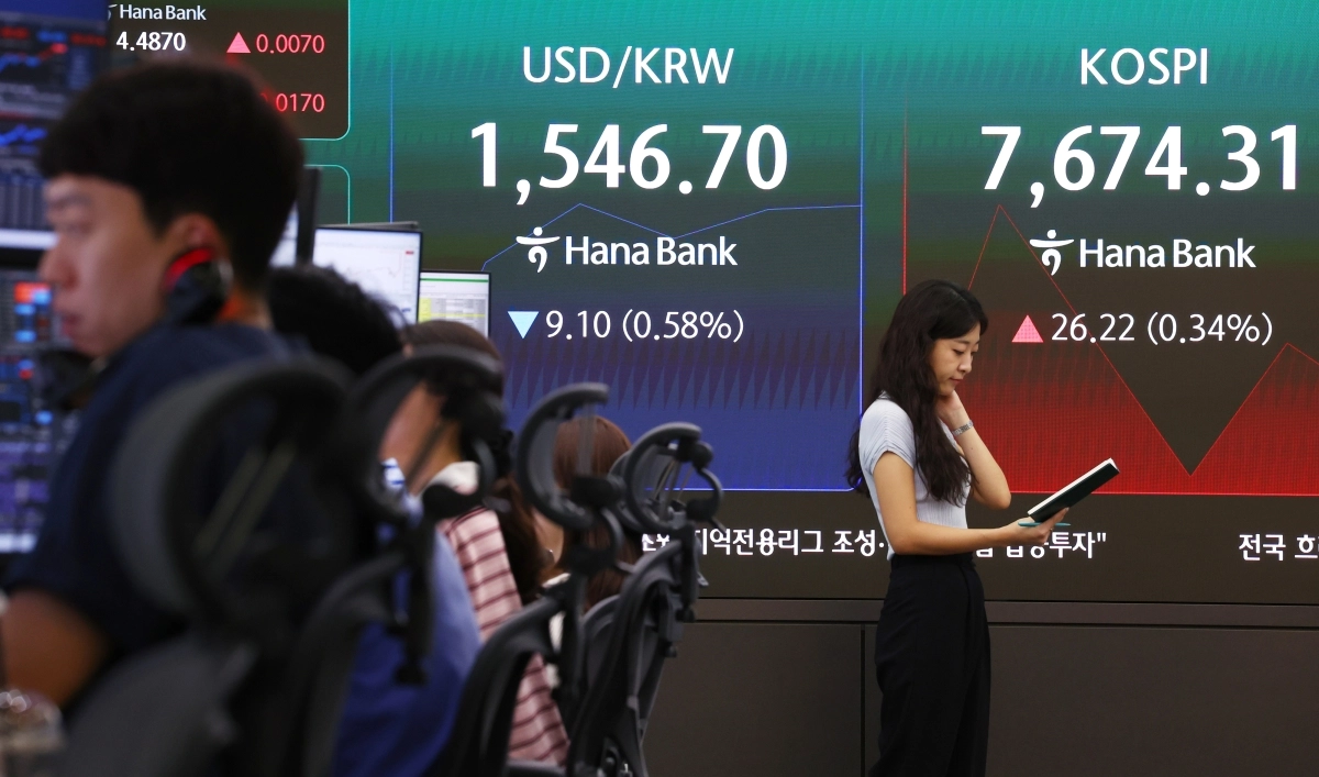 3일 서울 중구 하나은행 딜링룸 현황판에 코스피 등이 표시되고 있다. 2026.7.3. 연합뉴스
