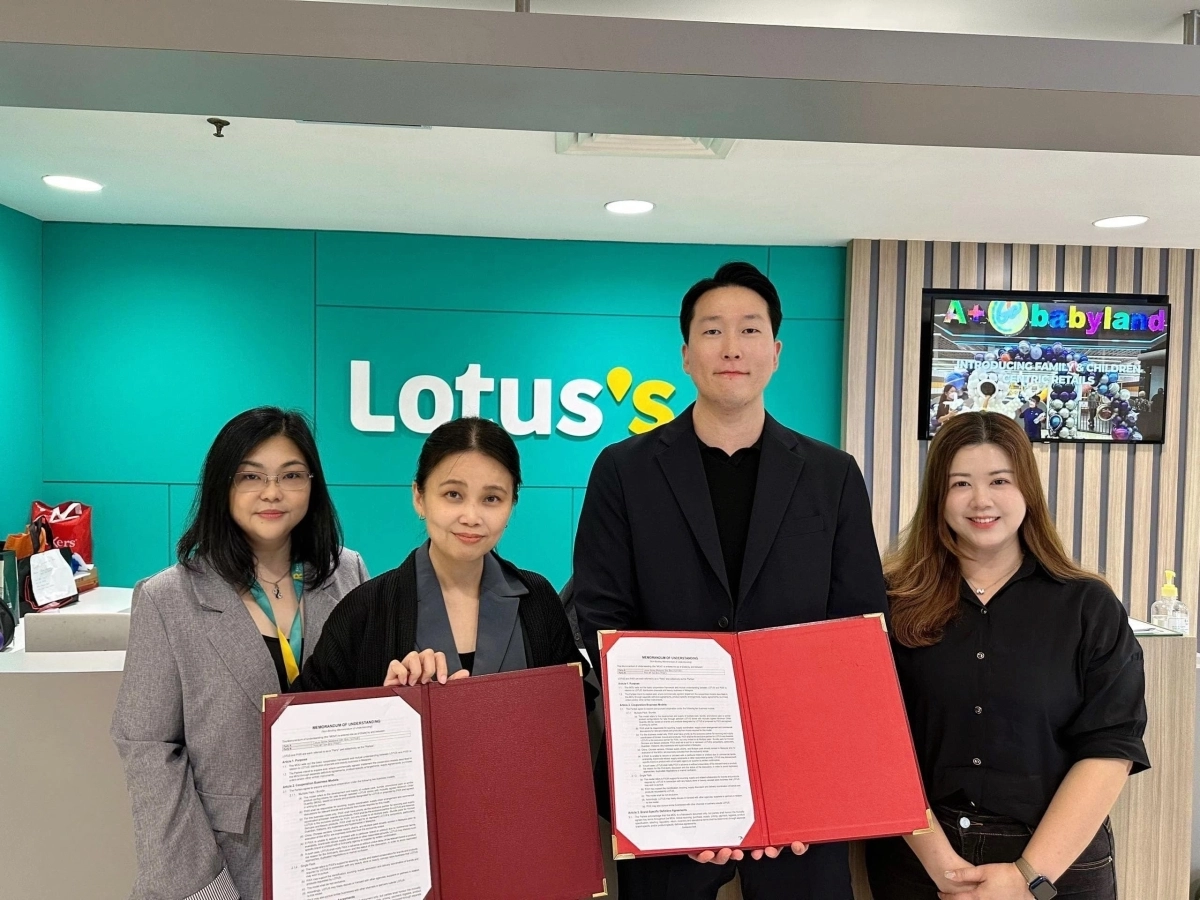 ▲ 왼쪽부터 Penny Yong(Trading Manager, Lotuss Stores (Malaysia) Sdn Bhd), Erica Tam(Commercial Director, Lotuss Stores (Malaysia) Sdn Bhd), 오승혁 법인장(㈜픽스코퍼레이션), Tracy(General Manager, PIXX MY Sdn Bhd)