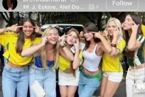 월드컵 브라질 축구팬 ‘눈 찢기’ 논란…잇따른 차별 행위에 공분