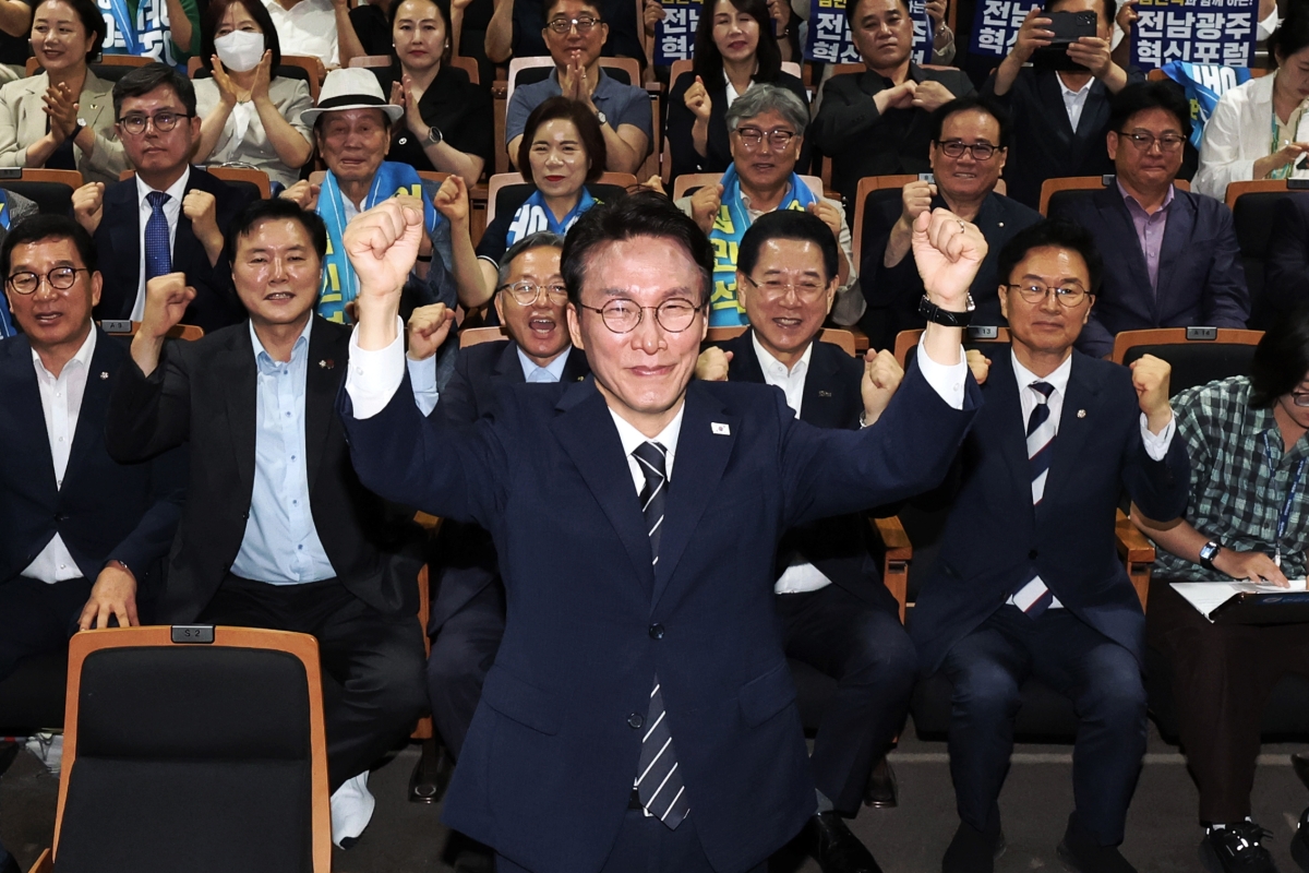 의지 다지는 김민석