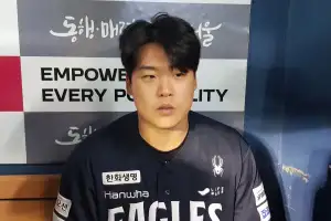 한화는 왜 안 좋은 일만…이번엔 강백호 이탈, 후반기 비상 걸렸다