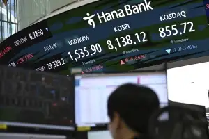 “오늘은 오를 줄 알았는데”… 하루 새 500P 출렁인 코스피, 개미만 샀다