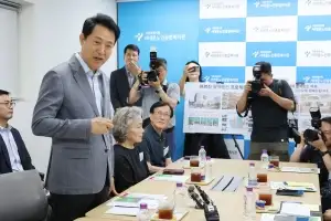 앱 서툴러도 걱정없는 서울어르신… ‘120’ 누르면 택시가 온다