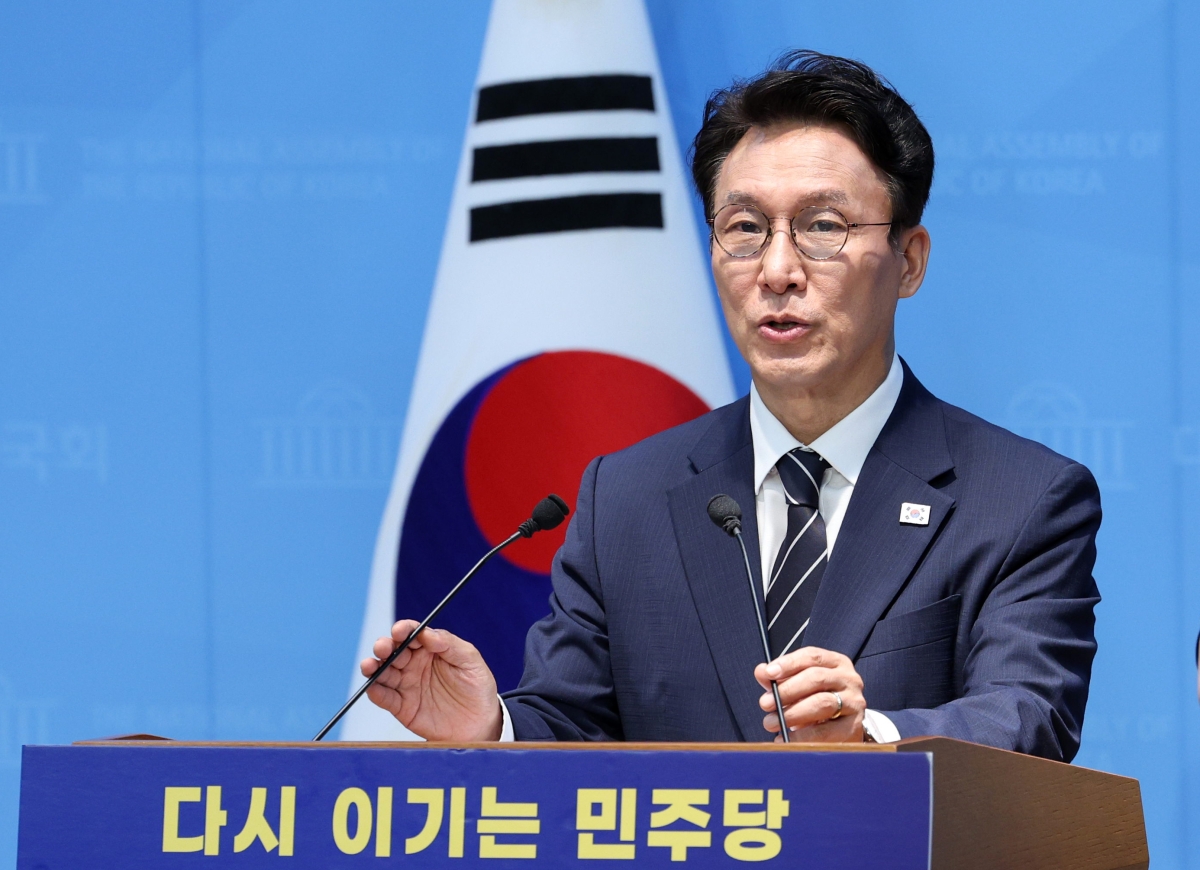 김민석 전 국무총리가 6일 서울 여의도 국회 소통관에서 더불어민주당 당대표 출마 선언 기자회견을 하고 있다. 2026.07.06. bjko@newsis.com  <저작권자ⓒ 공감언론 뉴시스통신사. 무단전재-재배포 금지.>