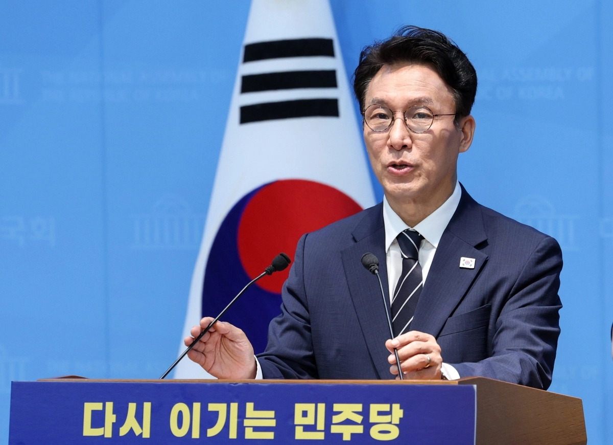 김민석 전 국무총리가 6일 서울 여의도 국회 소통관에서 더불어민주당 당대표 출마 선언 기자회견을 하고 있다. 2026.07.06. bjko@newsis.com  <저작권자ⓒ 공감언론 뉴시스통신사. 무단전재-재배포 금지.>