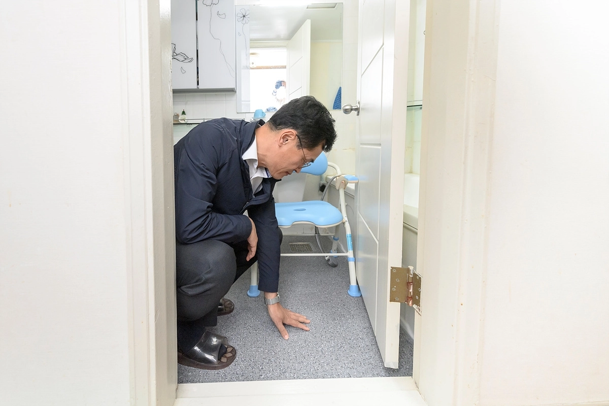이기재 양천구청장, 낙상 예방 점검