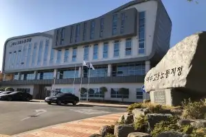 ‘두 달 동안 2명 사망’ 한화오션에코텍·협력업체 대표 입건…과태료 2억 부과