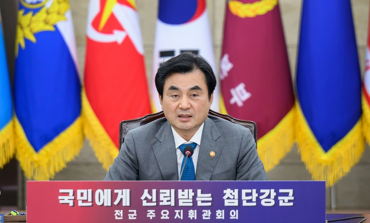안규백 국방부 장관이 1일 서울 용산구 국방부 대회의실에서 열린 2026년 전반기 전군주요지휘관회의에서 발언하고 있다. 2026.7.1 국방부 제공