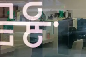 2000억 원짜리 수표 4장?… 은행원 눈썰미에 덜미 잡힌 8000억 위조범