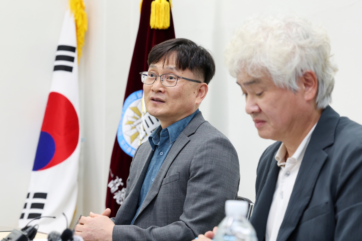 발언하는 광주일고 교장