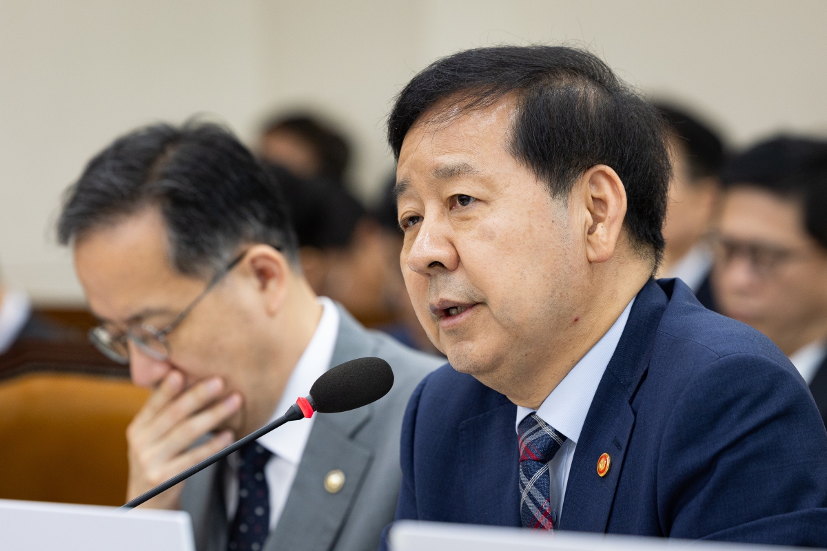 답변하는 구윤철 경제부총리