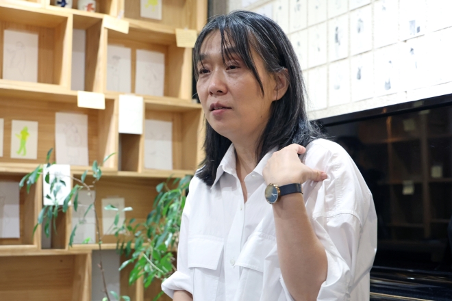 한강 “서점 세든 건물 팔려 세입자 모두 나가기로”…아쉬운 소식 전했다