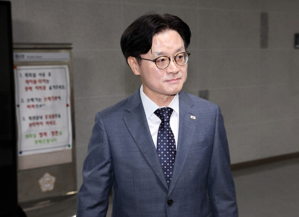 당정협의 입장하는 김정관 산업통상부 장관
