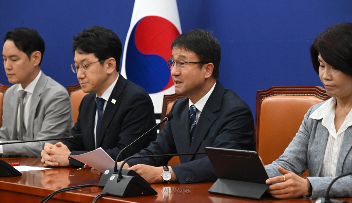 한병도 더불어민주당 당대표 직무대행 겸 원내대표가 9일 국회에서 열린 정책조정회의에서 발언하고 있다. 2026.7.9 홍윤기 기자