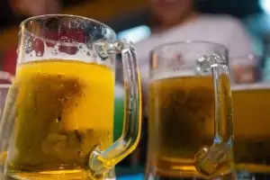 thumbnail - “홧김에 마신 술 때문에 ‘멍텅구리 뇌’ 될라”…젊을 때 손상, 중년까지 쭉