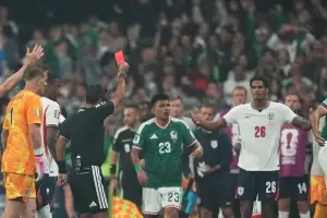 잉글랜드엔 ‘트럼프 찬스’ 없었다…FIFA, ‘레드카드’ 콴사 2경기 출전 정지