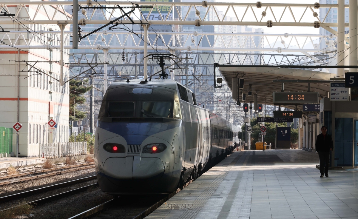 서울역 KTX 승강장 자료사진. 서울신문 DB