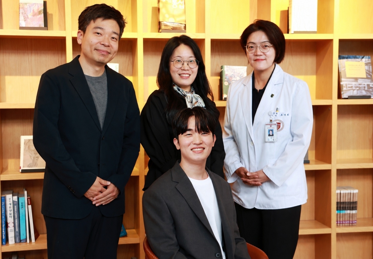 이번 연구를 수행한 정조운 성균관대 전자전기공학부 교수, 임리사 카이스트 건설및환경공학과 교수, 조경희 고려대학교 안암병원 신경과 교수, 백정엽 카이스트 응용과학연구소 박사(왼쪽부터 시계방향)  카이스트 제공