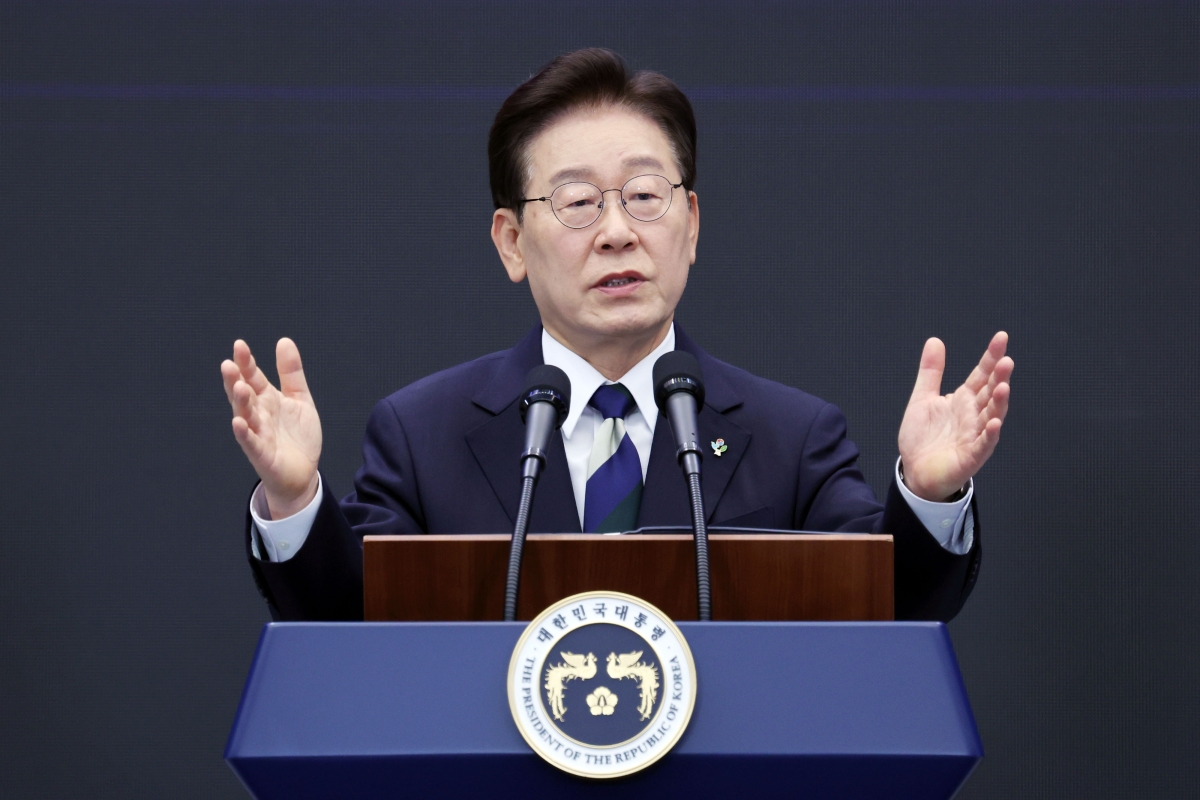 이재명 대통령이 30일 광주 김대중컨벤션센터에서 열린 서남권 첨단산업 발전비전 국민보고회에서 축사하고 있다. 광주 연합뉴스