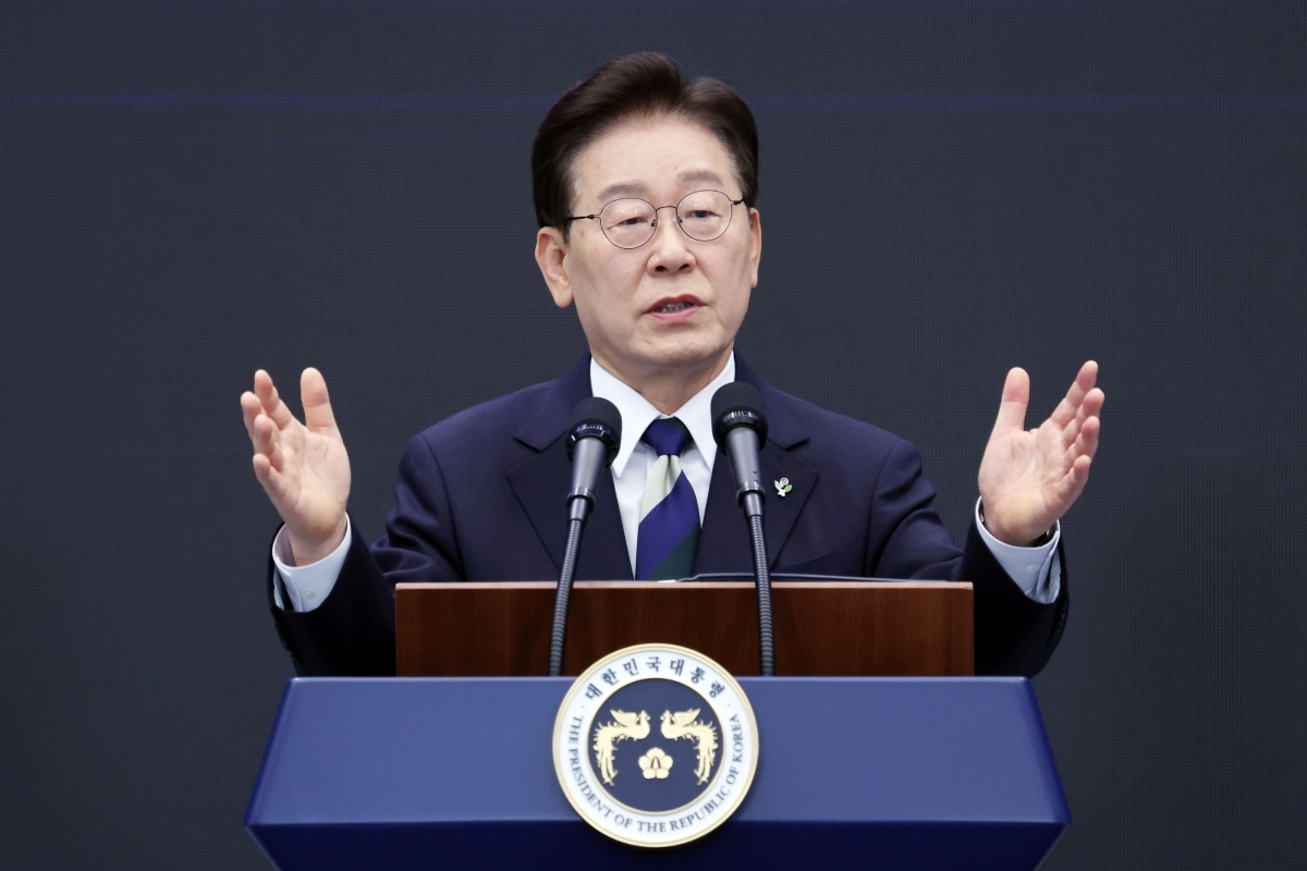 이재명 대통령이 30일 광주 김대중컨벤션센터에서 열린 서남권 첨단산업 발전비전 국민보고회에서 축사하고 있다. 광주 연합뉴스