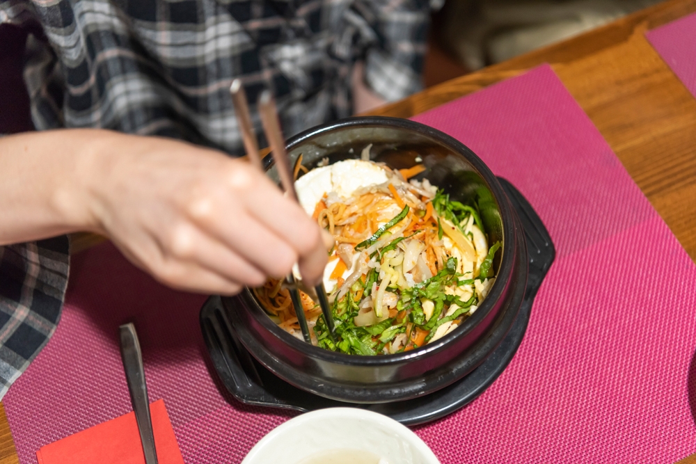 전쟁과 기후 재앙이 겹쳐 식재료 물가까지 위협받고 있다는 분석이 나왔다. 아이클릭아트