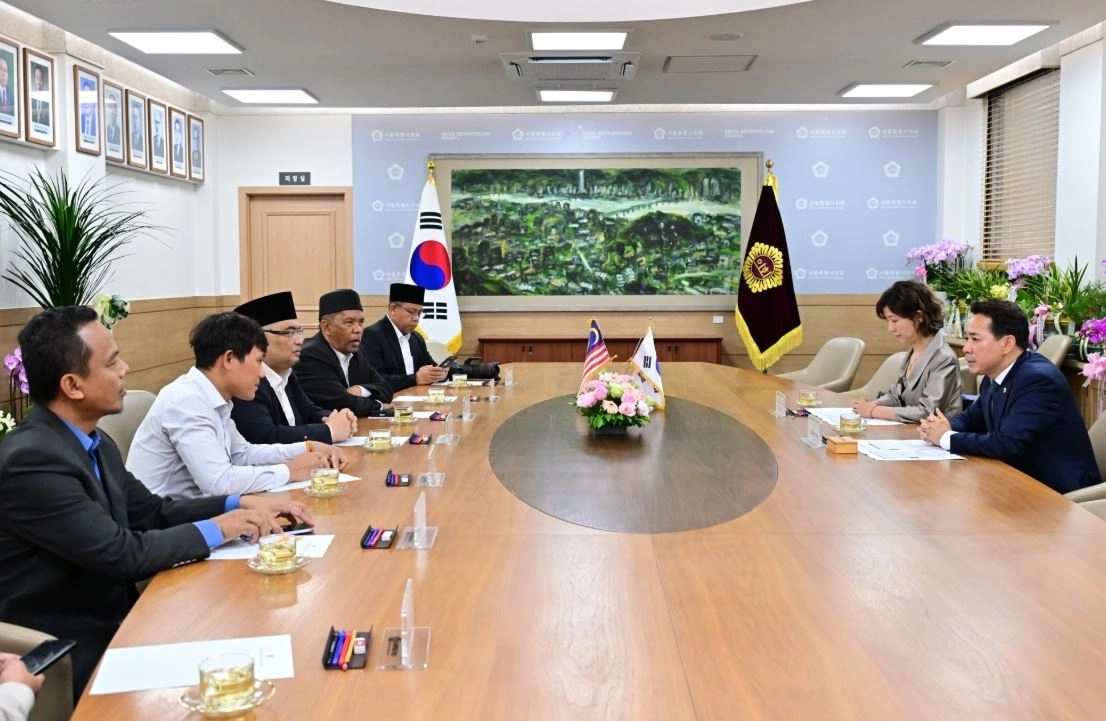 임만균 서울시의회 의장이 10일 말레이시아 켈란탄주 대표단과 면담하고 있다. 서울시의회 제공