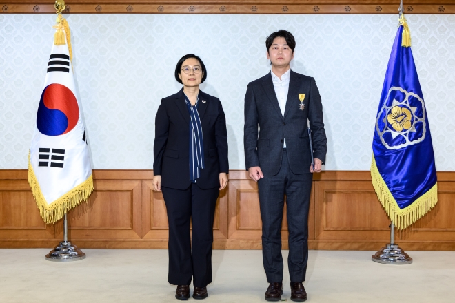 “승강장안전문 열림, 열차 출발 못해요”… 서울교통공사 과장 국민포장