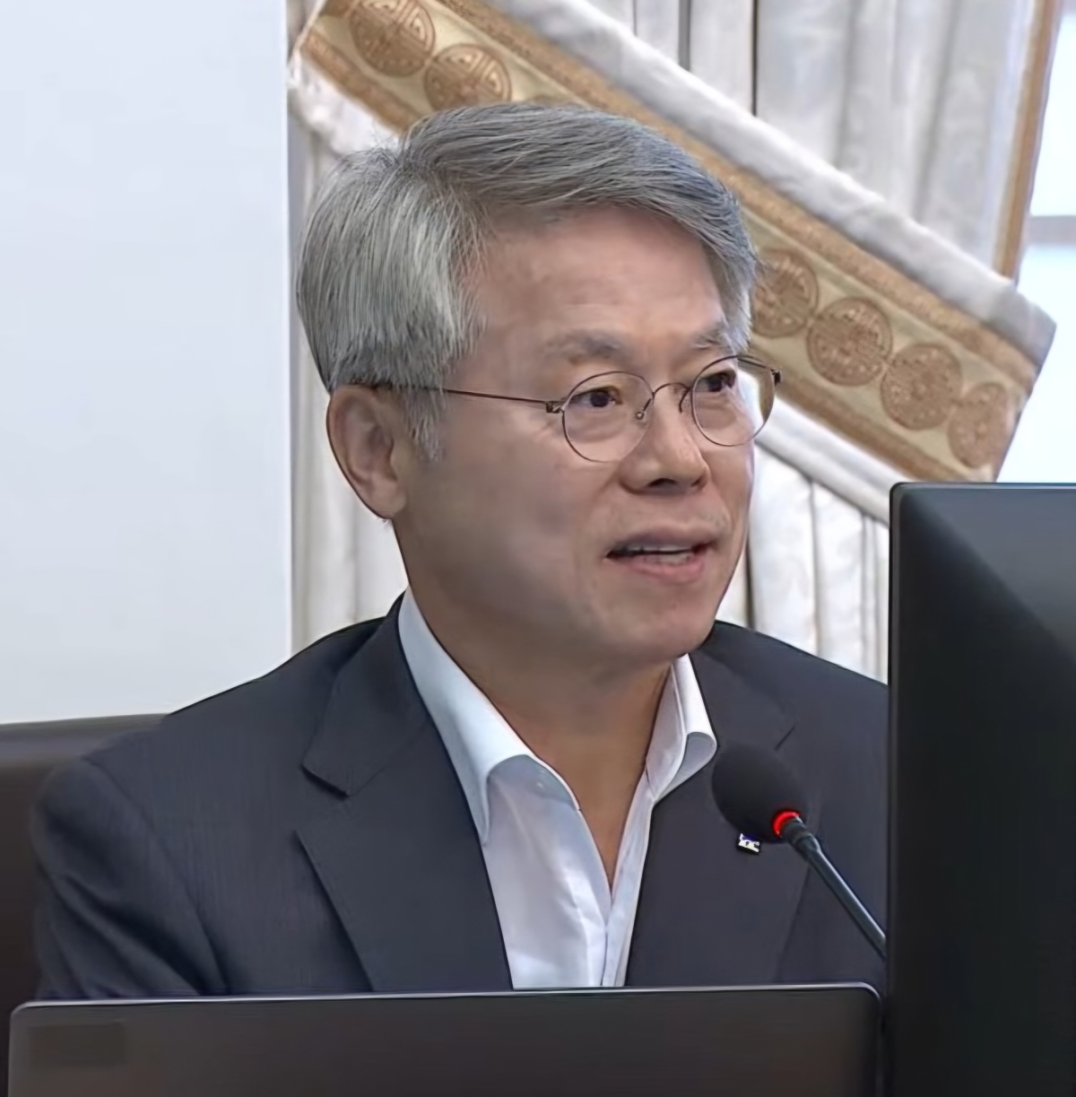 민형배 전남광주통합특별시장이 14일 청와대에서 열린 ‘제30회 국무회의’에 참석해 인사말을 하고 있다. KTV 캡처