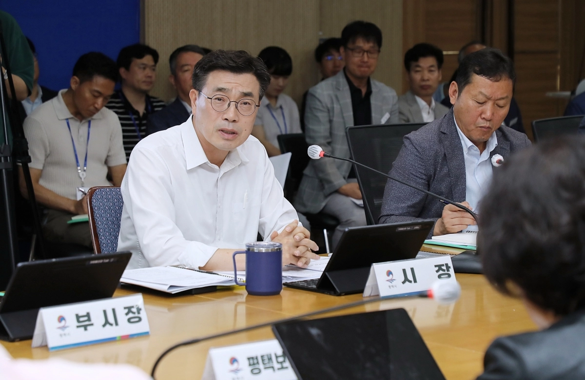 최원용 평택시장이 간부회의를 주재하고 있다. 평택시 제공