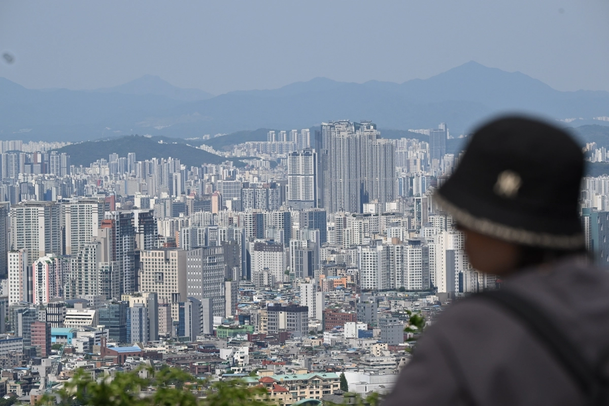17일 서울 용산구 남산타워에서 바라본 서울 시내 아파트. 2026.5.17 이지훈 기자