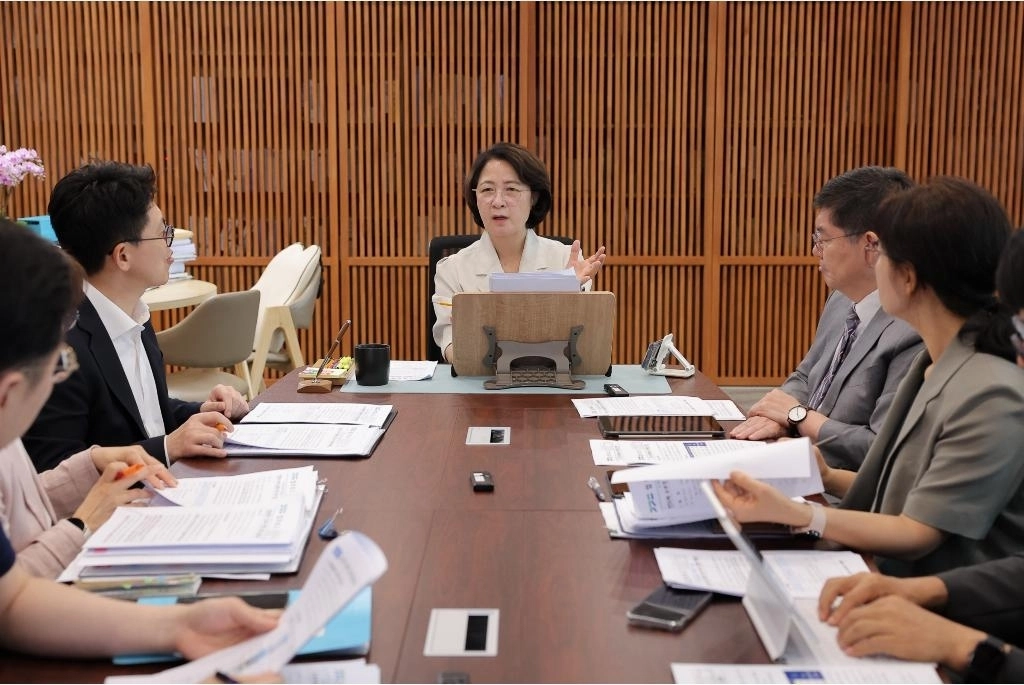 추미애 경기도지사가 15일 오전 ‘제 2차 반도체 초격차 전략회의’를 주재하고 있다. 경기도 제공