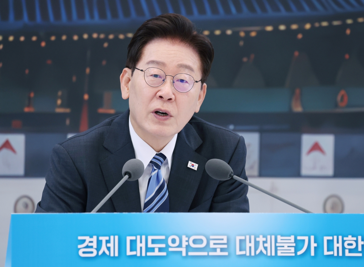 이재명 대통령이 15일 청와대 영빈관에서 열린 부처 업무보고에서 발언하고 있다. 2026.7.15 연합뉴스