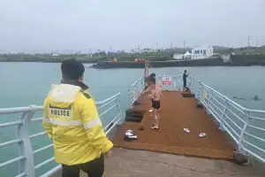 ‘다이빙 인증샷’ 찍다가 아뿔싸… 제주 피서철 항·포구 특별순찰 나섰다