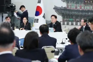 李대통령 “정부 개인정보 유출 제재 강화, 특정 기업 표적 아냐”