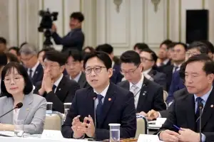 돈내는 챗GPT·제미나이 그만! 연말 공짜 ‘K-AI’ 나온다