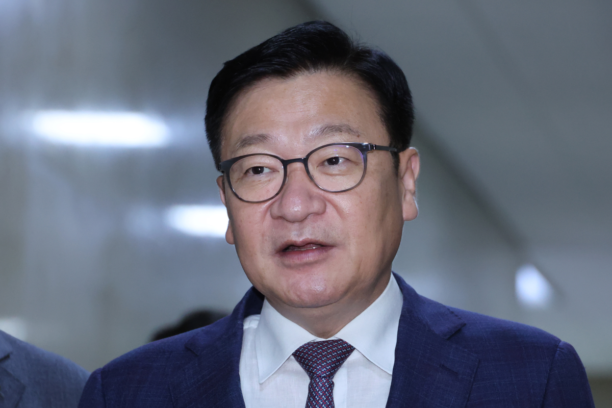 정점식 국민의힘 원내대표와 김승수 원내운영수석부대표가 16일 서울 여의도 국회에서 여야 원내대표 회동을 마친 후 회동 결과를 밝히고 있다. 뉴스1