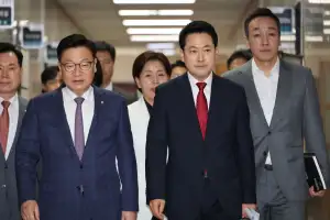 장동혁은 올공, 정점식은 제헌절 행사…“역할 나눠 투트랙”