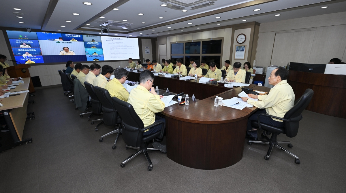추경호 대구시장이 지난 18일 취임 후 첫 재난안전대책본부 회의를 주재하고 집중호우 피해 현황과 현장 대응상황을 점검했다. 대구시 제공