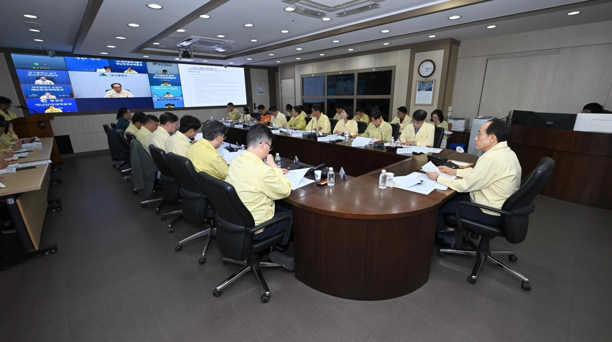 추경호 대구시장이 지난 18일 취임 후 첫 재난안전대책본부 회의를 주재하고 집중호우 피해 현황과 현장 대응상황을 점검했다. 대구시 제공