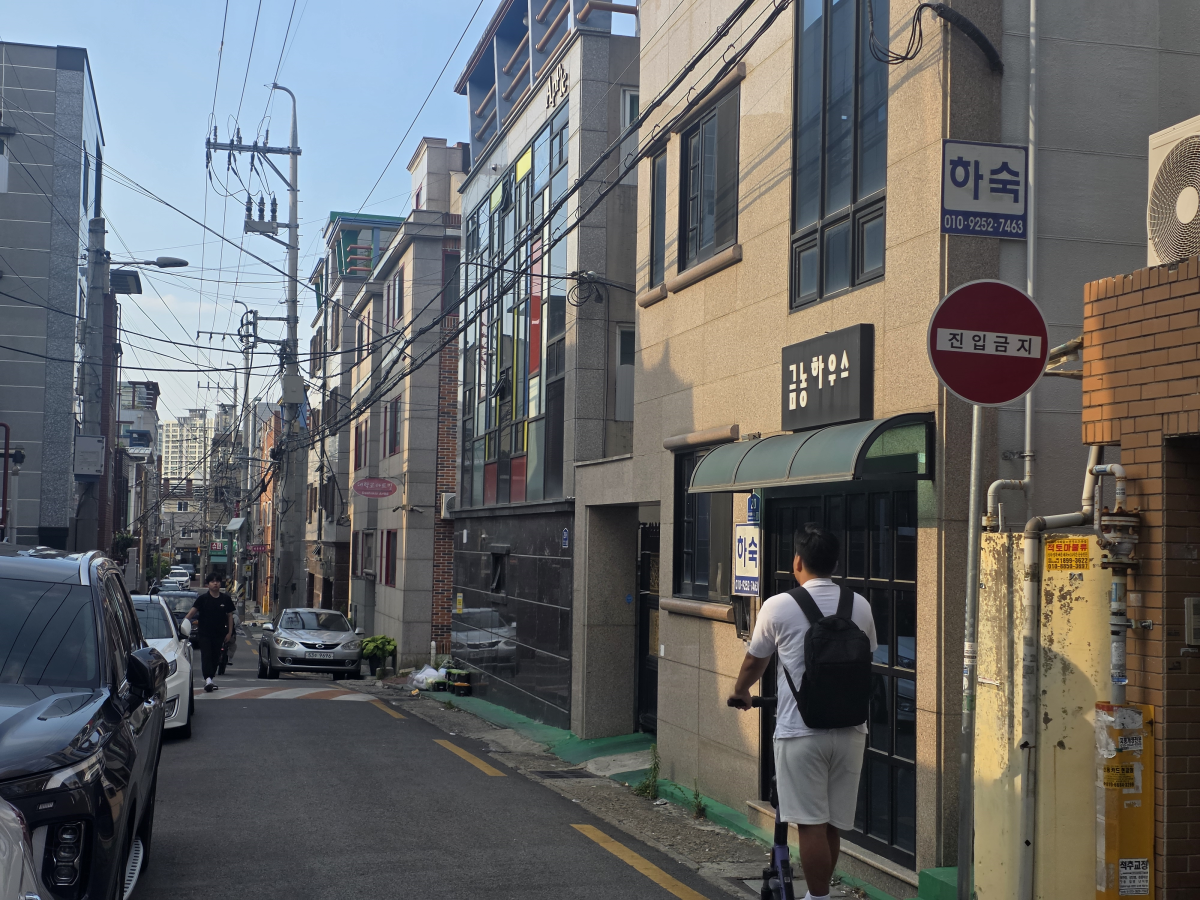 지난 16일 대구 북구 복현동 경북대 북문 인근 원룸촌. 졸업을 유예하고 취업을 준비하는 청년들이 방학에도 빈 방을 찾는다. 대구 민경석 기자