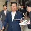 갈 때까지 가는 與전당대회…정청래 측 “차량 파손, 후보 향한 폭력”