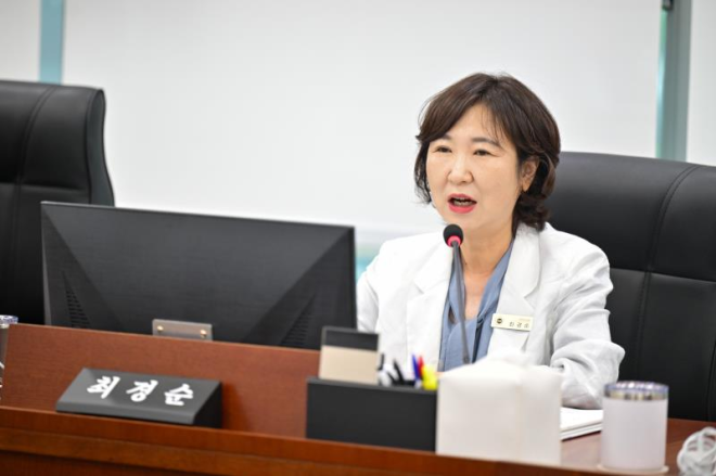 최경순 경기도의원, 보건복지위원회 첫 업무보고서 “촘촘한 복지 구축 위해 부서 간 칸막이 깨야” 강조
