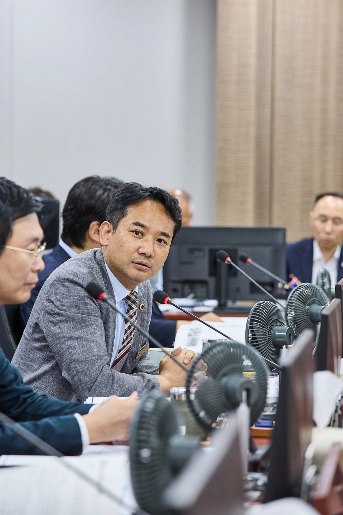 ▲20일 열린 경기도의회 경제노동위원회 업무보고에서 송규근 의원이 경제실을 상대로 질의를 진행하고 있다. (사진=경기도의회)